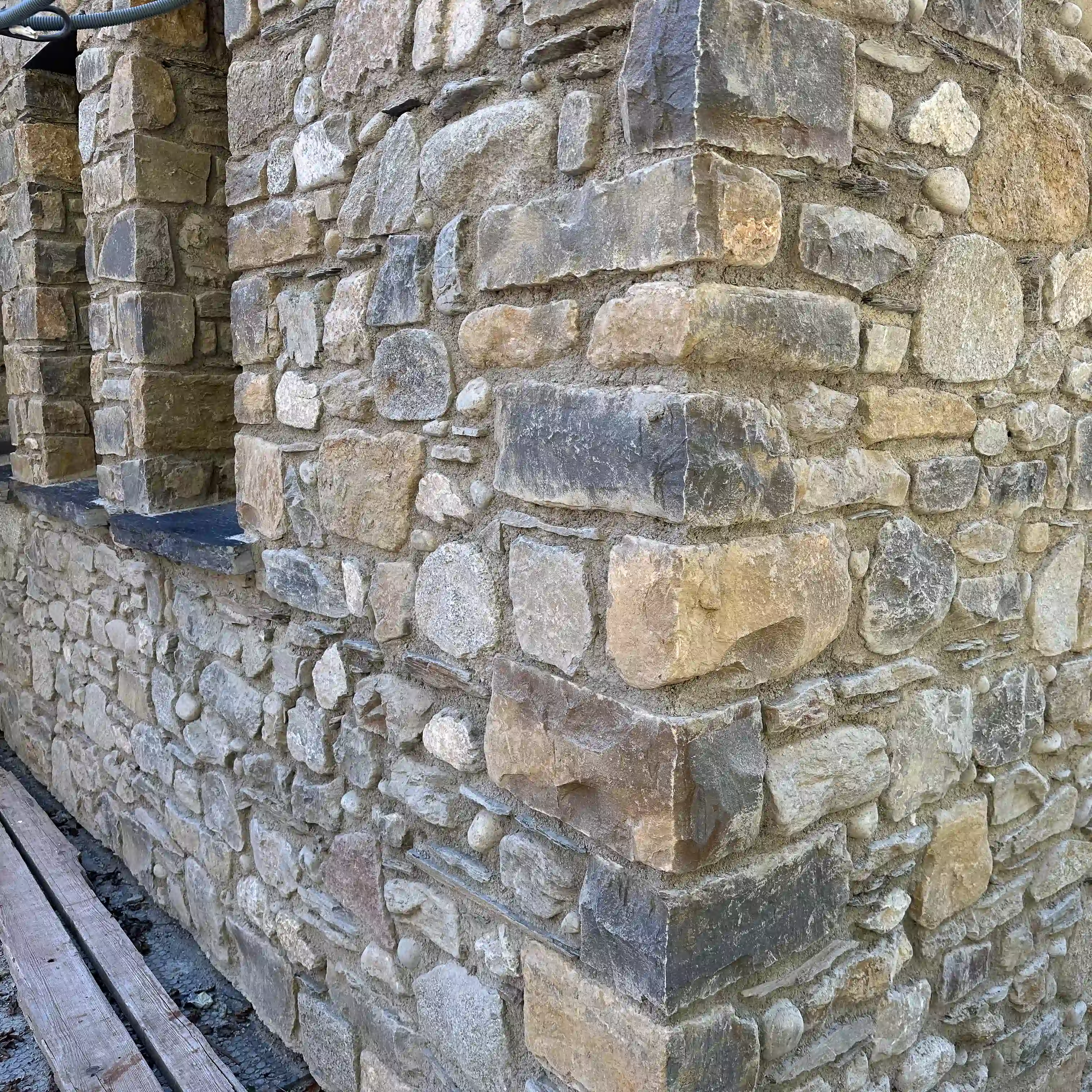 Pierre d’Espagne [BAESECLLBIND]