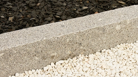 Bordure de granit gris [BOGGEC]