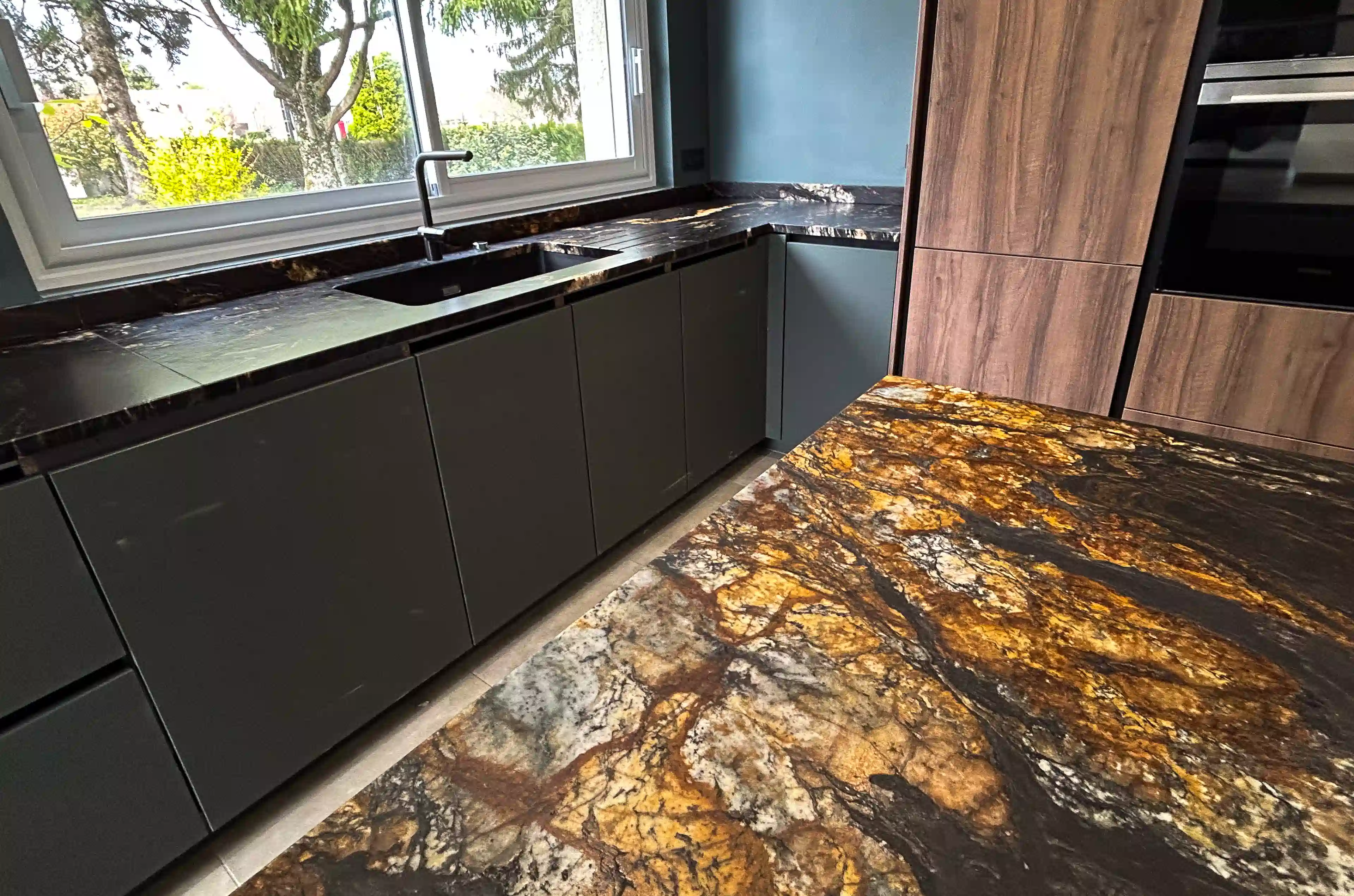 Cuisine-black-cosmic