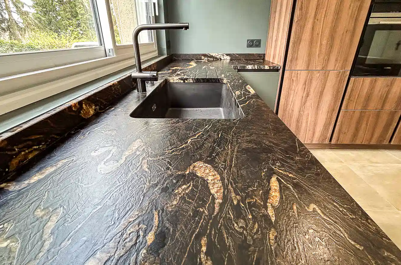 Cuisine-black-cosmic