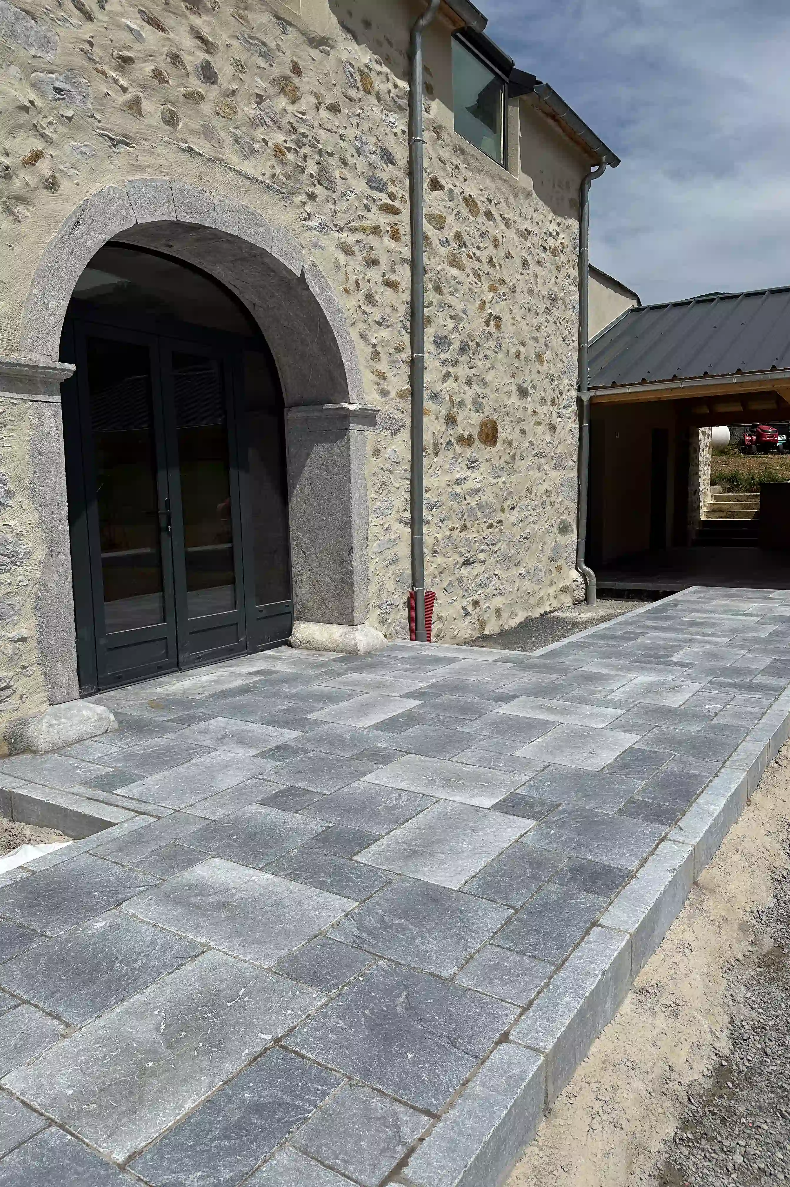 Dallage en pierre d’Arudy dans le Béarn