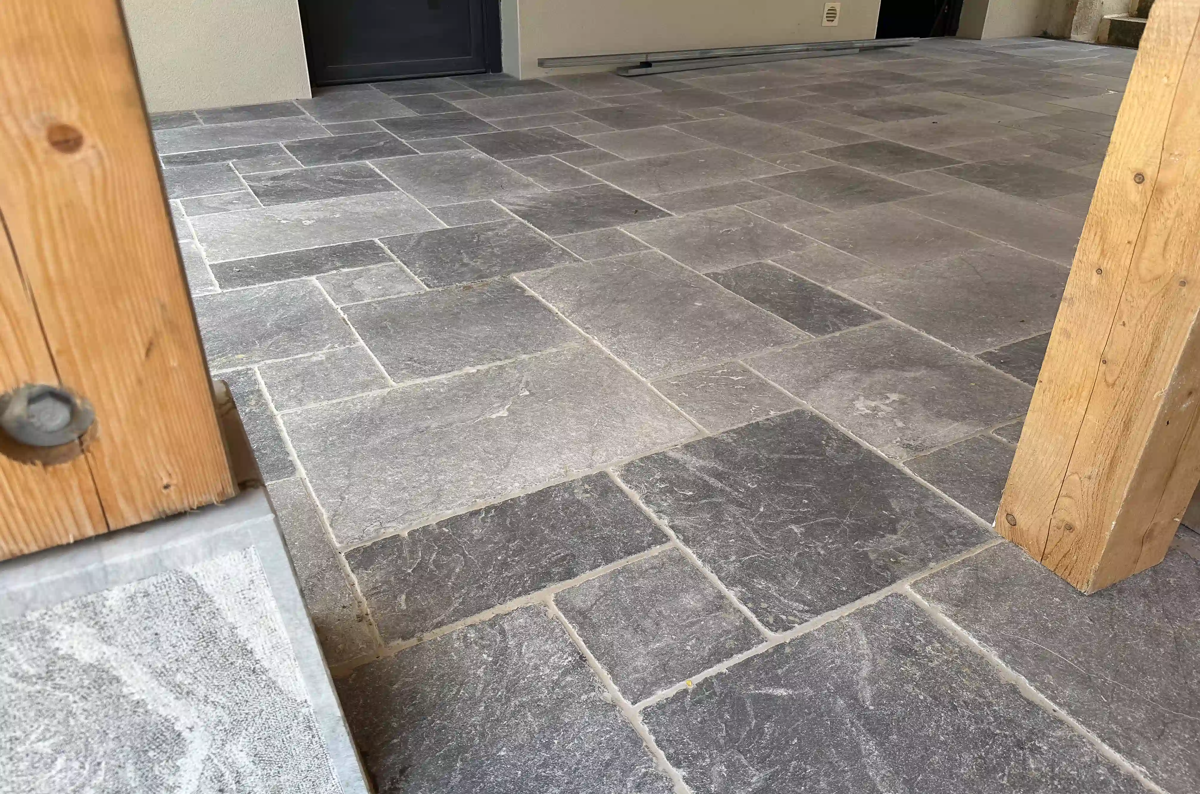 Dallage en pierre d’Arudy dans le Béarn