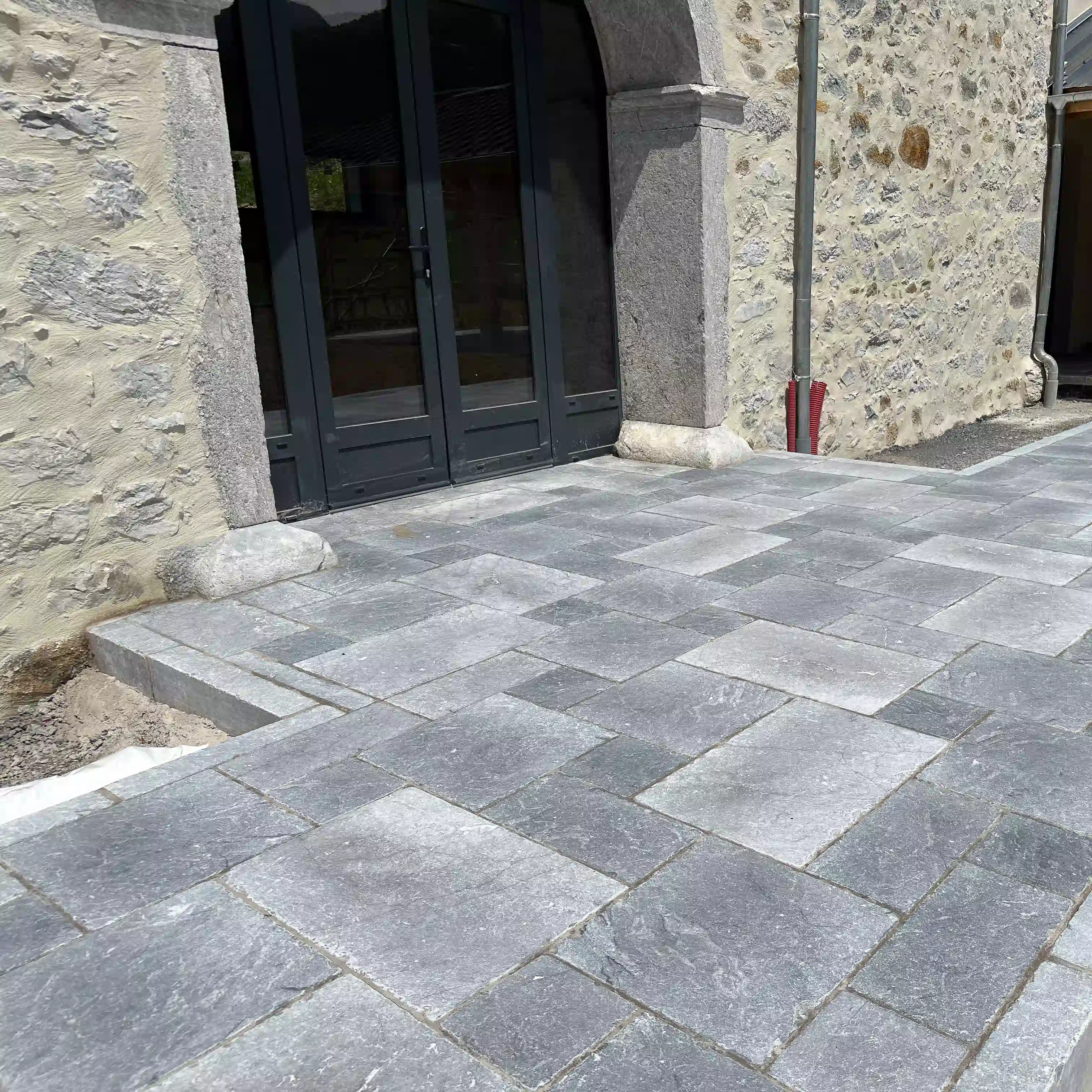 Dallage en pierre d’Arudy dans le Béarn