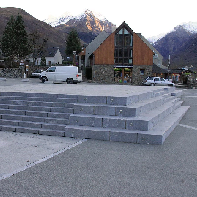 Place publique de Loudenvielle