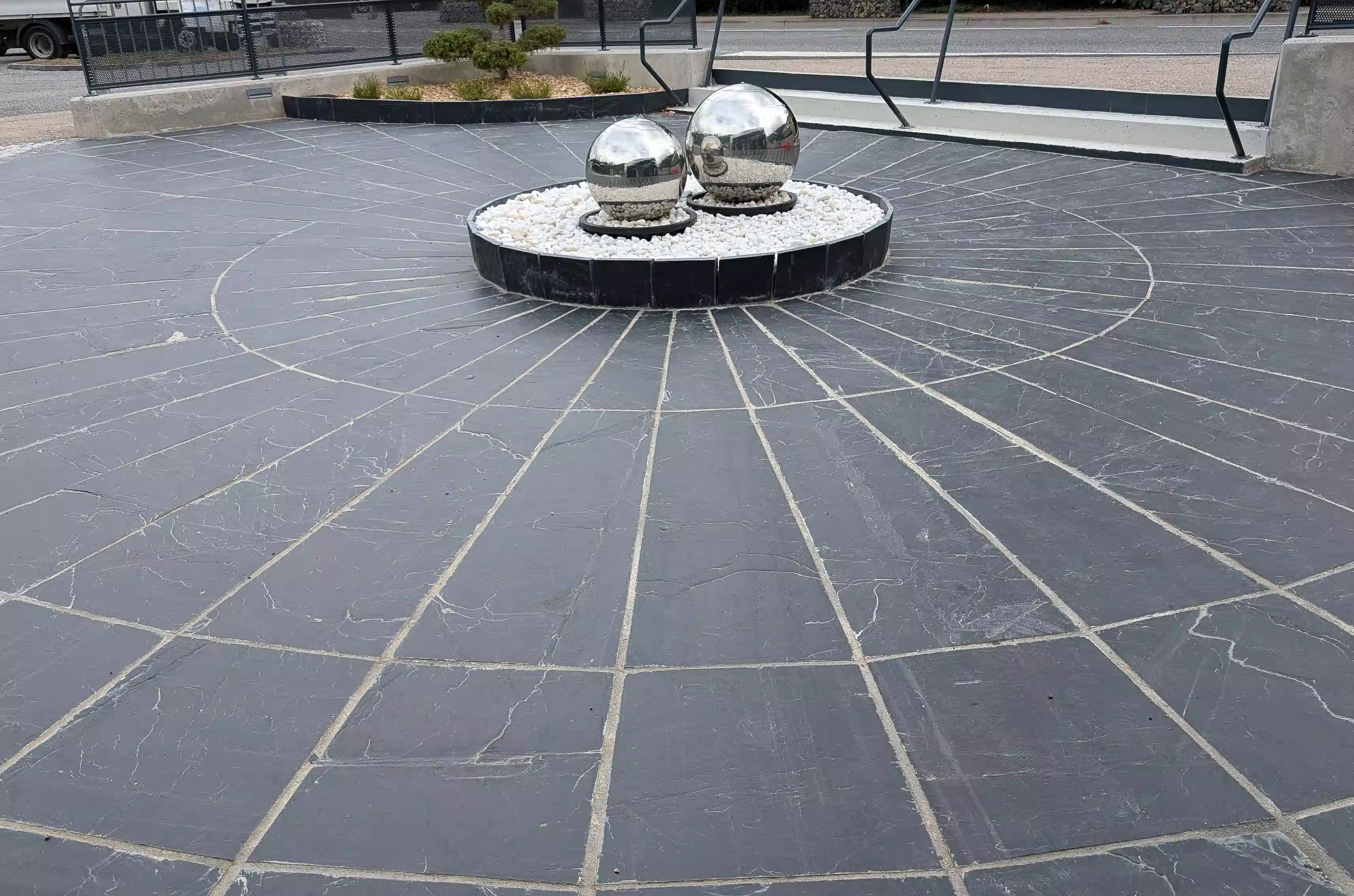 Place-lumiere-st-lary